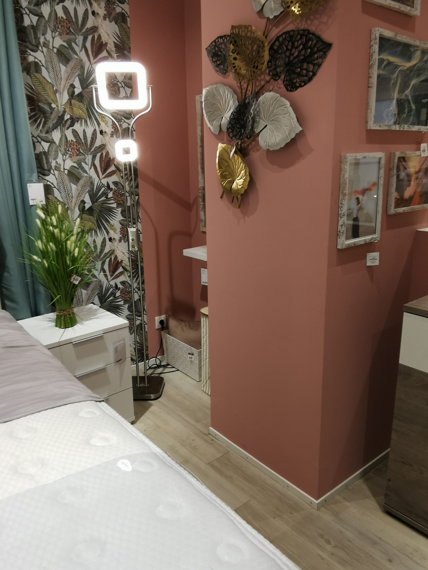 10 homes painted in Farrow & Ball Eating Room Red No.43